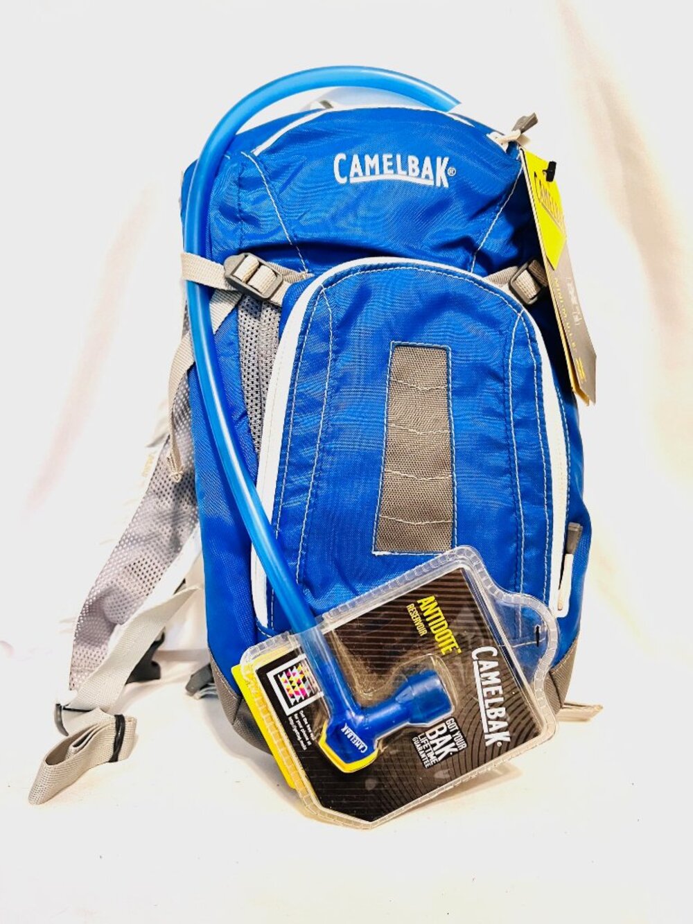 Camelbak-NWT- Mini M.U.L.E 1.5 Liters 50 oz. Antidote Reservoir-New Technology